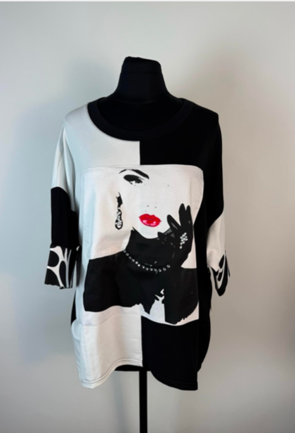 The ‘Glamour Girl’ oversized knit top